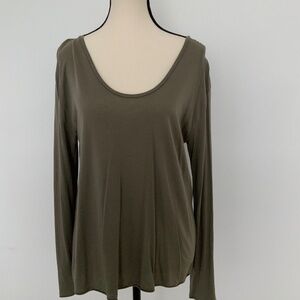 Filipina K Army Green Scoop Neck Long Sleeve Top - Size XS